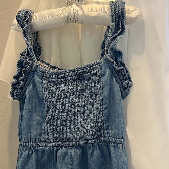 Girl’s Old Navy overalls w/ ruffled shoulder straps size S 6-7 - Picture 4 of 6